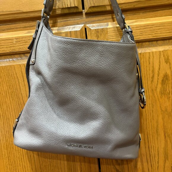 Michael Kors Handbags - Michael Kors leather, medium size, perfect for daily use